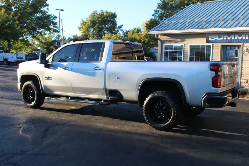 2022 Chevrolet 3500 Ltz Lb Image 3