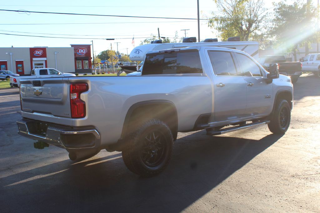 2022 Chevrolet 3500 Ltz Lb Image 7