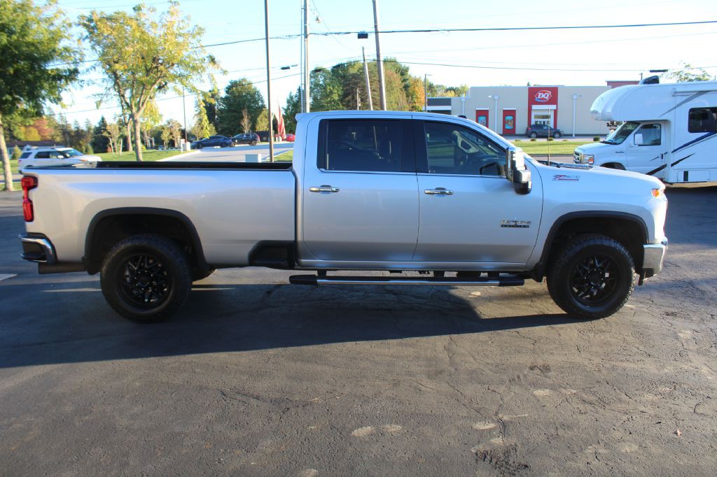 2022 Chevrolet 3500 Ltz Lb Image 8