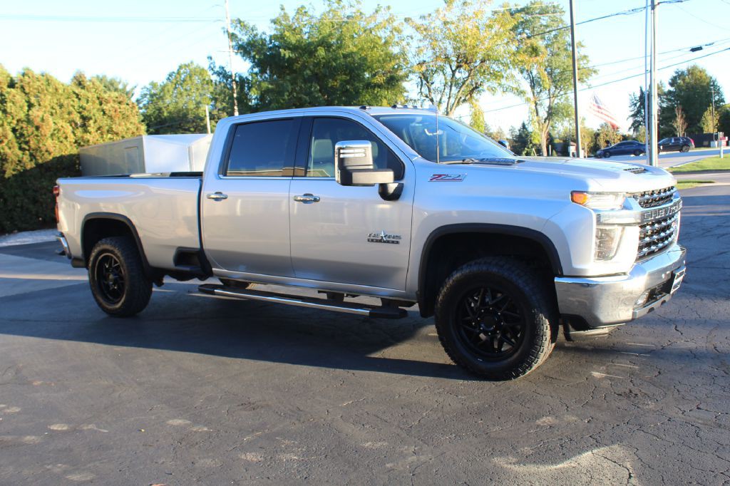 2022 Chevrolet 3500 Ltz Lb Image 9