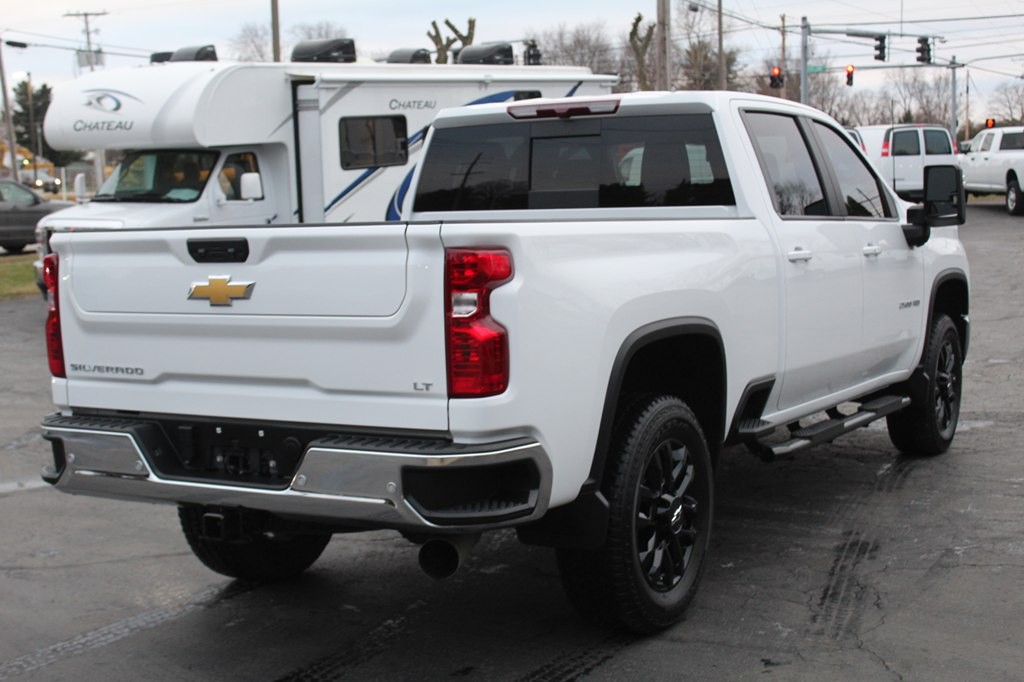 2025 Chevrolet Silverado 2500 Image 6