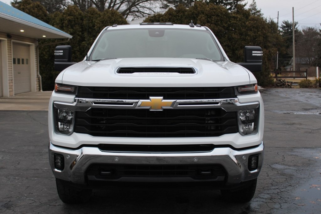 2025 Chevrolet Silverado 2500 Image 11