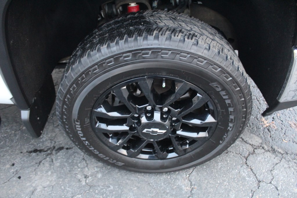 2025 Chevrolet Silverado 2500 Image 35