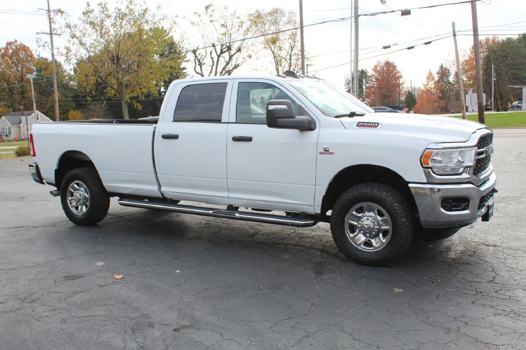 2023 RAM 2500 Image 9