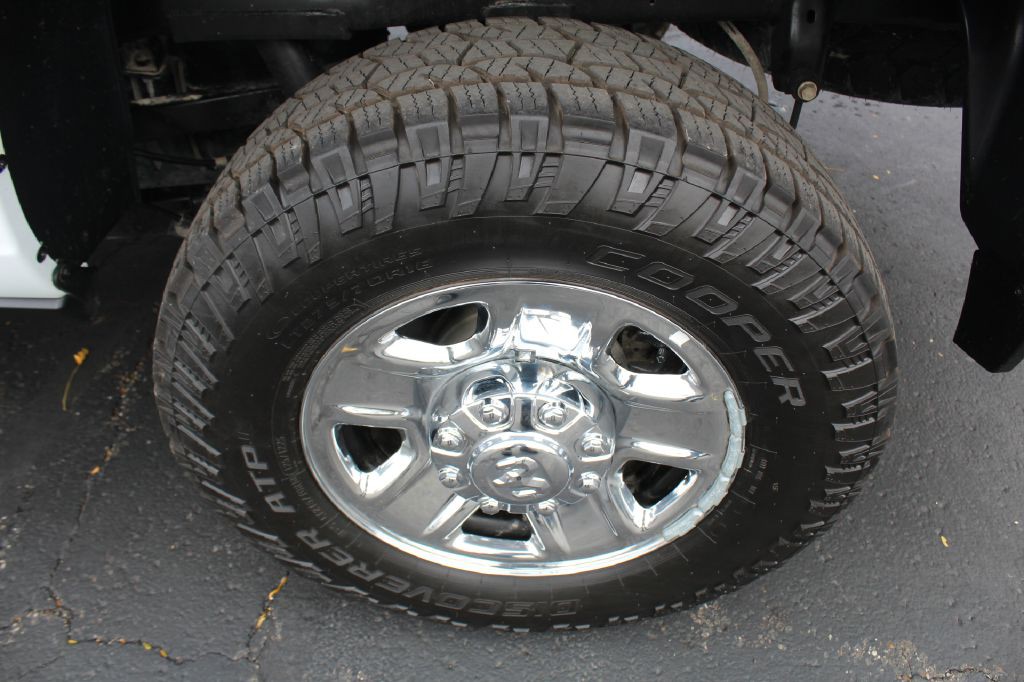 2023 RAM 2500 Image 32