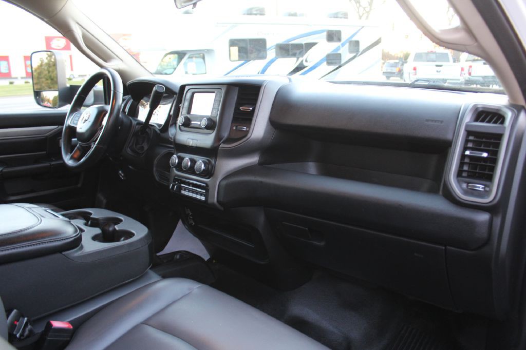 2019 RAM 5500 Image 22