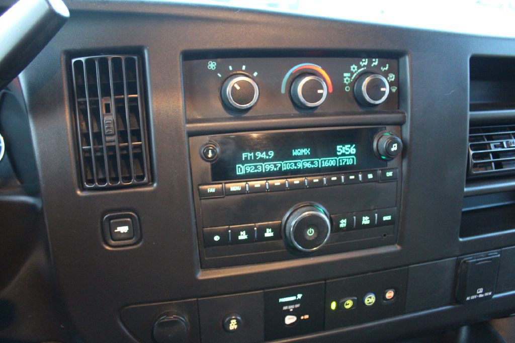 2019 Chevrolet Express Image 18