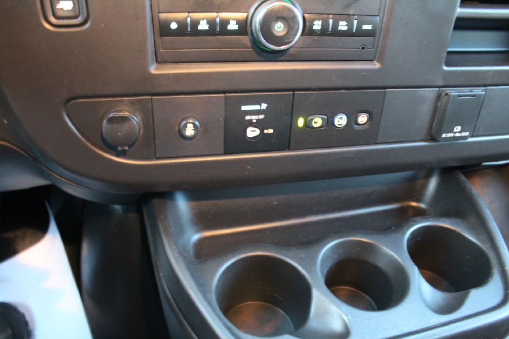 2019 Chevrolet Express Image 19