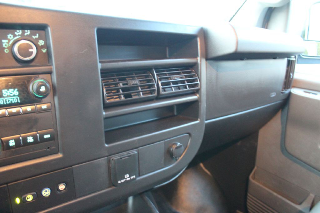 2019 Chevrolet Express Image 20