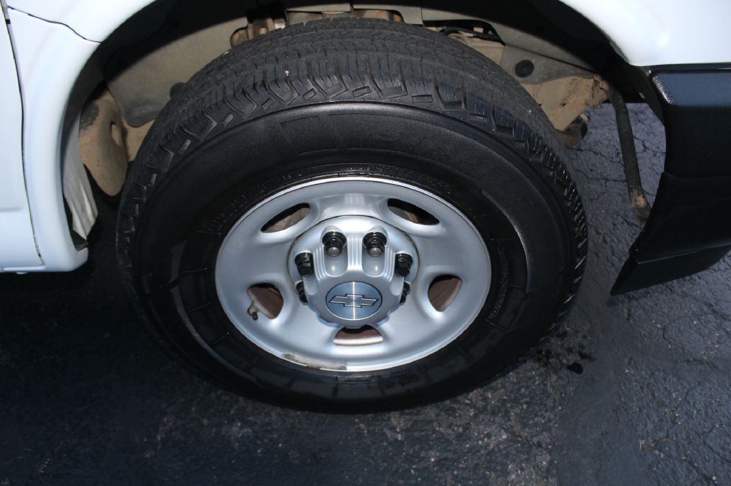 2019 Chevrolet Express Image 36