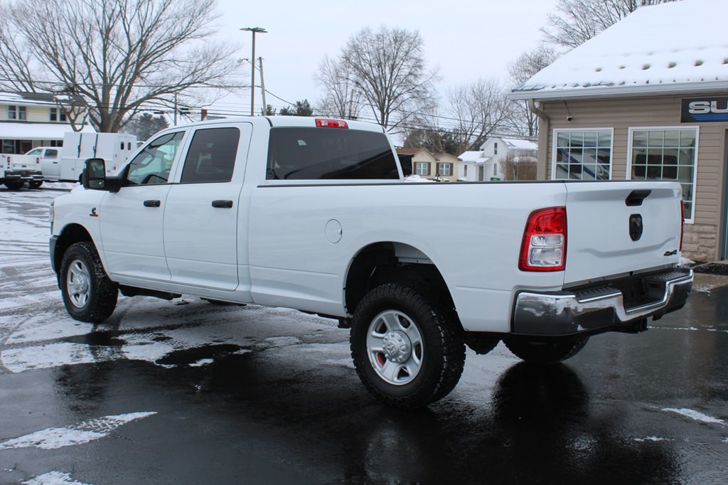 2023 RAM 2500 Image 3
