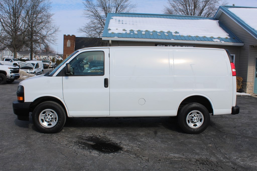 2022 Chevrolet Express Image 2