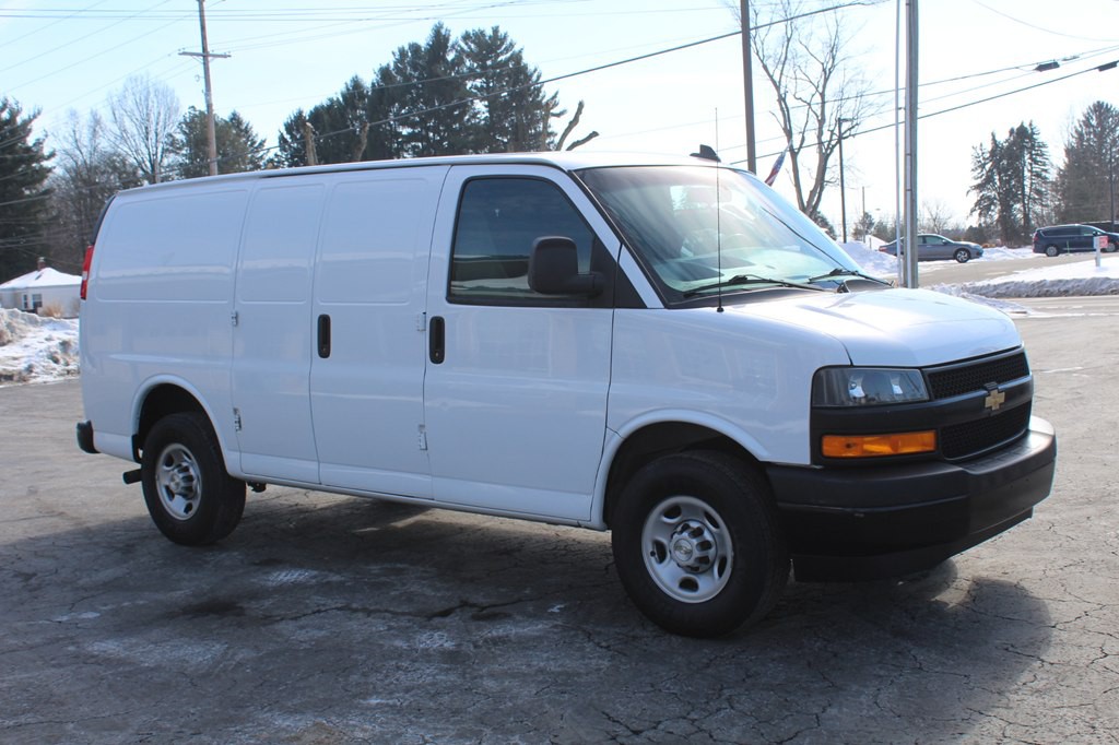 2022 Chevrolet Express Image 9