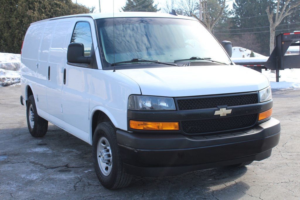2022 Chevrolet Express Image 10