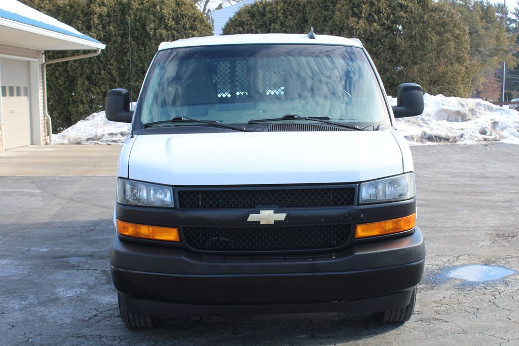 2022 Chevrolet Express Image 11