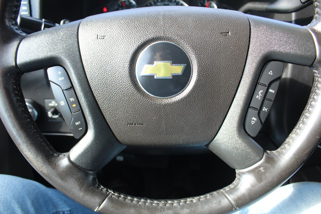 2022 Chevrolet Express Image 15