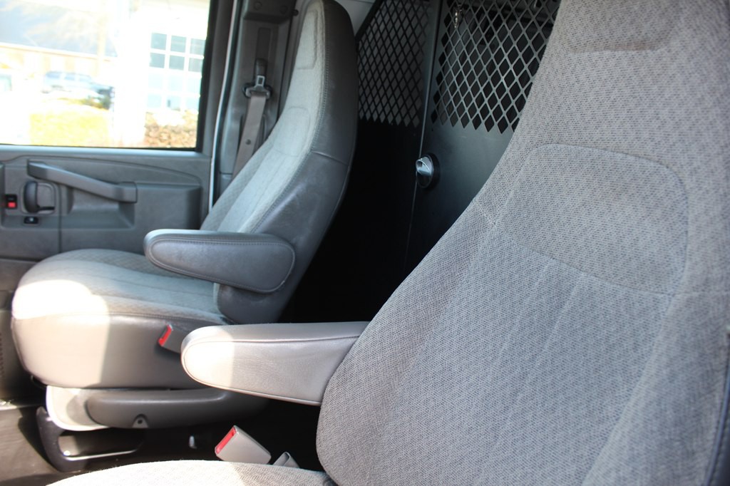 2022 Chevrolet Express Image 19