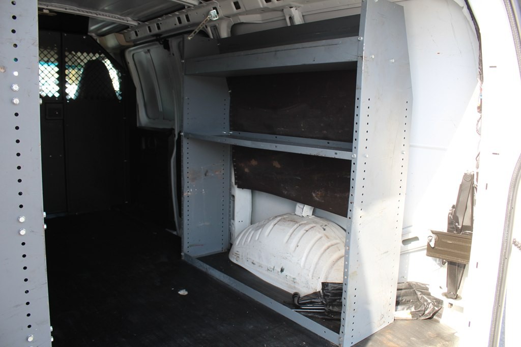 2022 Chevrolet Express Image 27