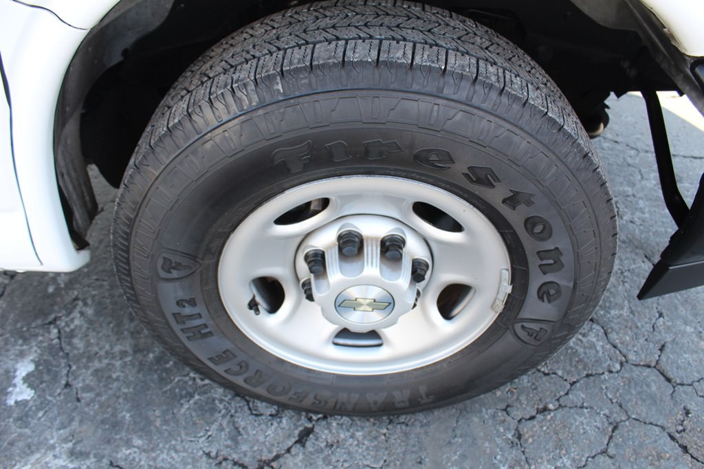 2022 Chevrolet Express Image 29