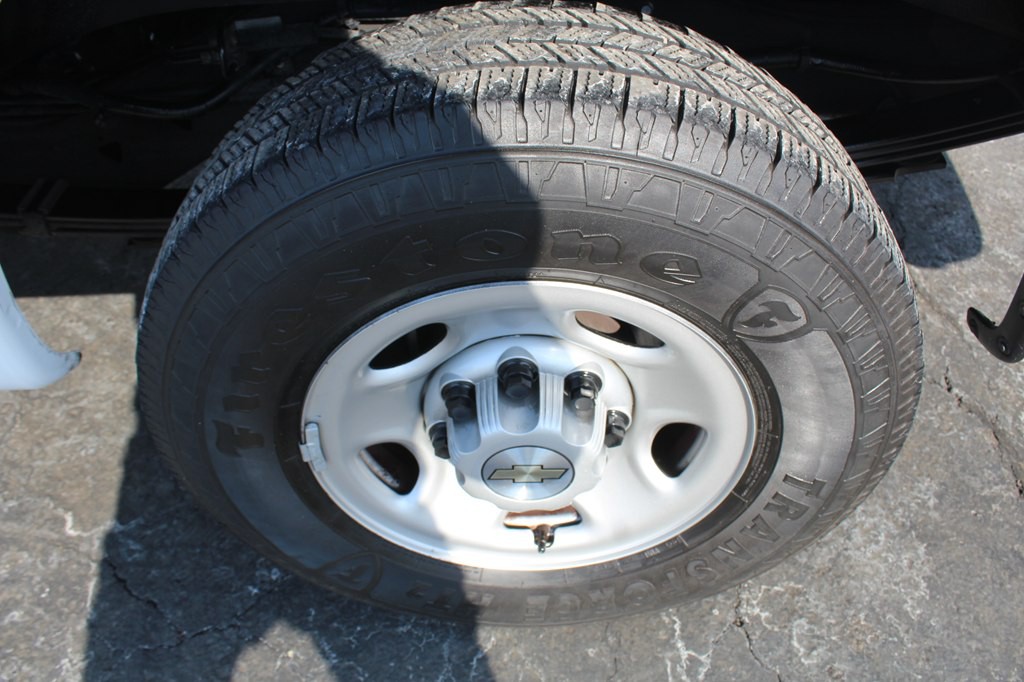 2022 Chevrolet Express Image 31