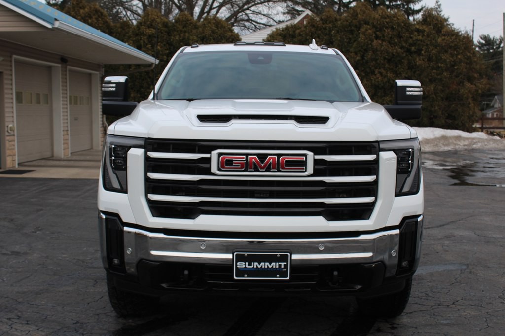 2024 GMC Sierra 2500 Image 11