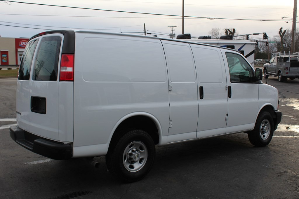 2022 Chevrolet Express Image 7