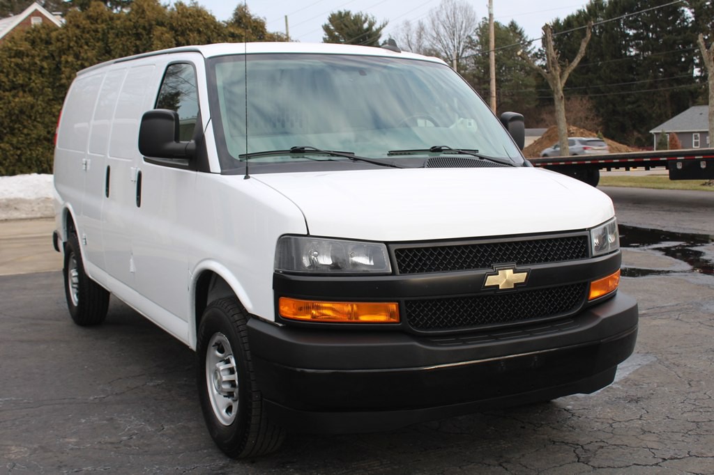 2022 Chevrolet Express Image 10