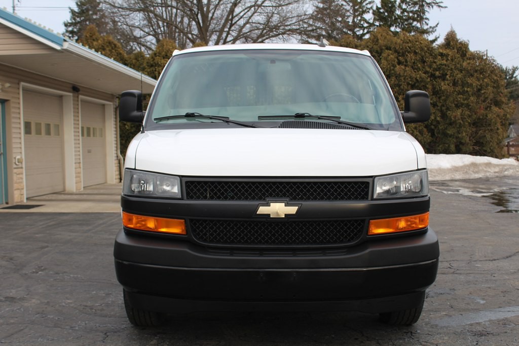 2022 Chevrolet Express Image 11