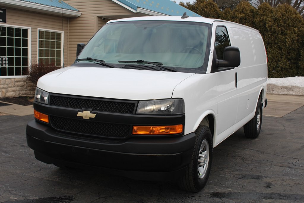2022 Chevrolet Express Image 12