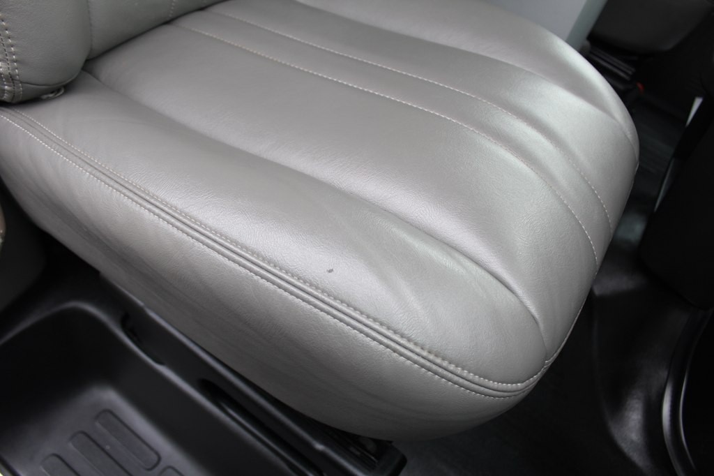 2022 Chevrolet Express Image 22