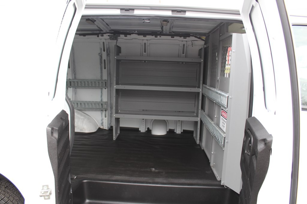 2022 Chevrolet Express Image 25