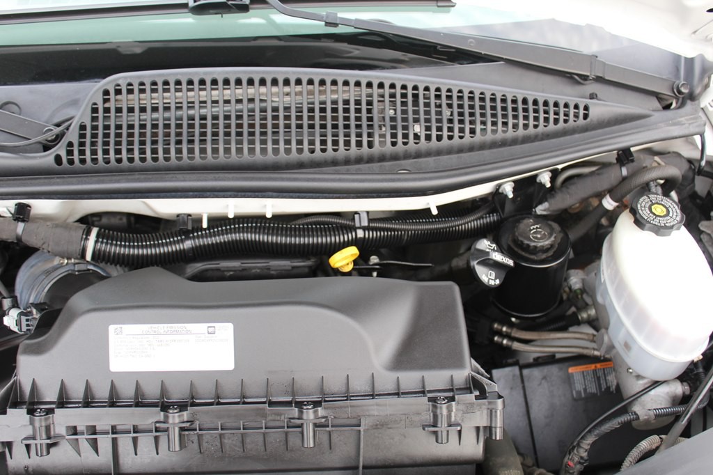 2022 Chevrolet Express Image 32