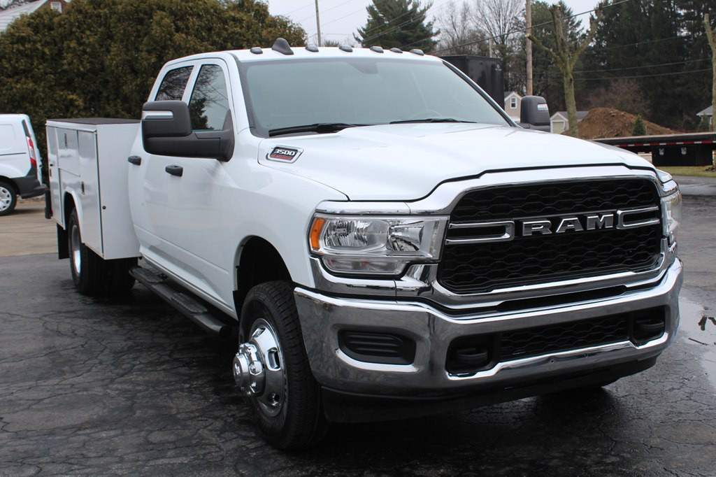 2024 RAM 3500 Image 10