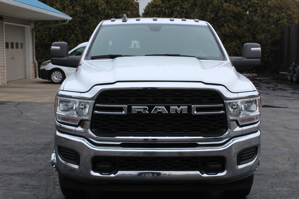 2024 RAM 3500 Image 11