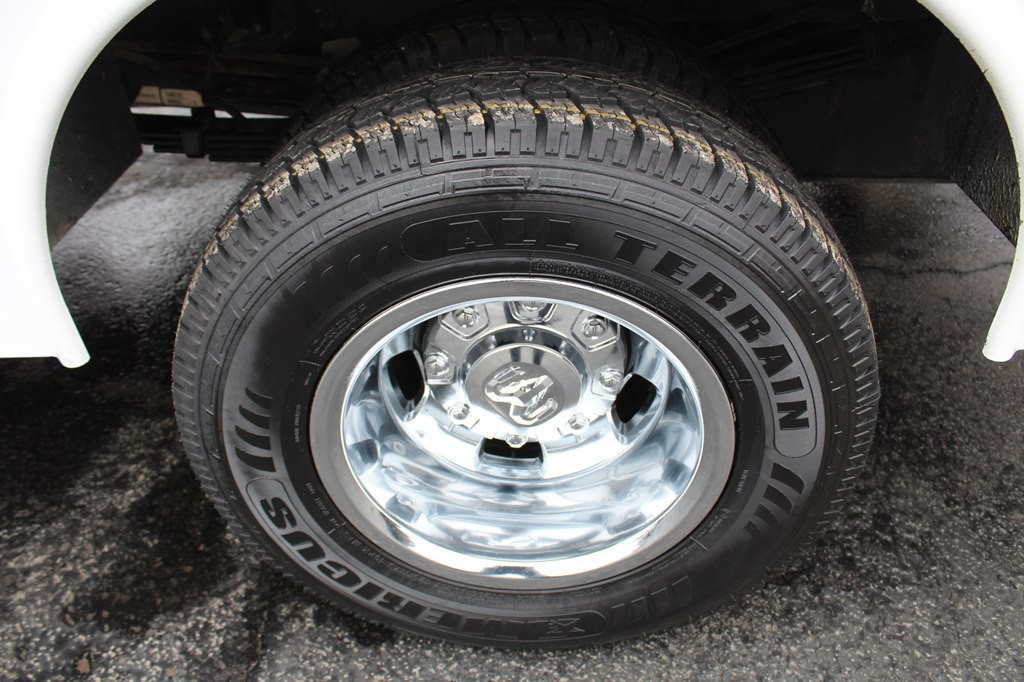 2024 RAM 3500 Image 32