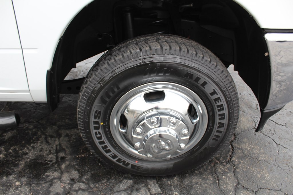 2024 RAM 3500 Image 34