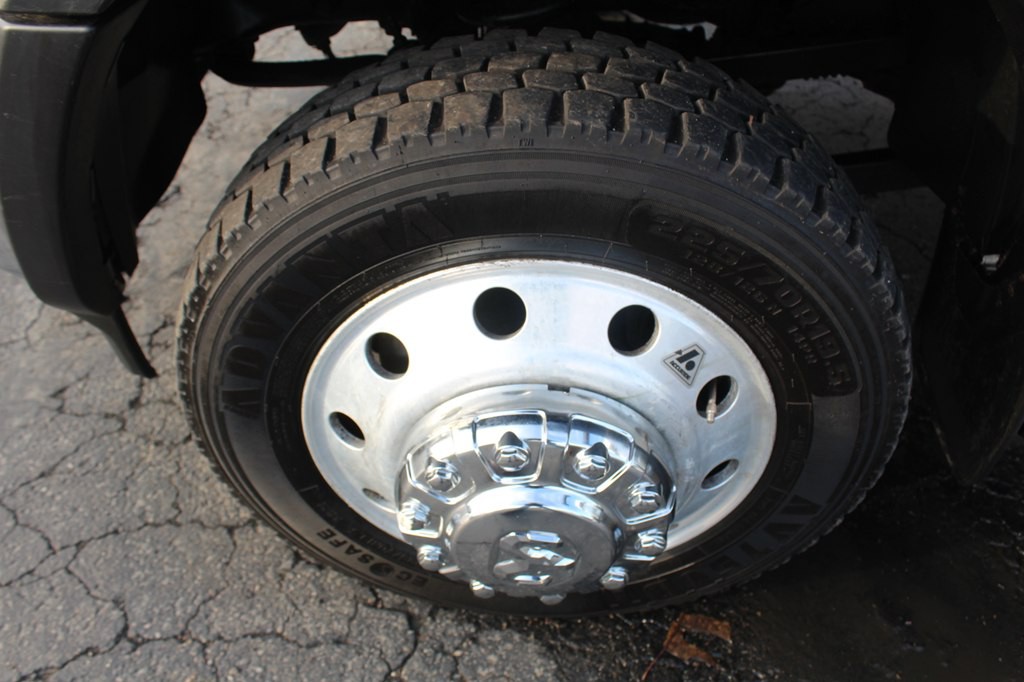 2021 RAM 5500 Image 30