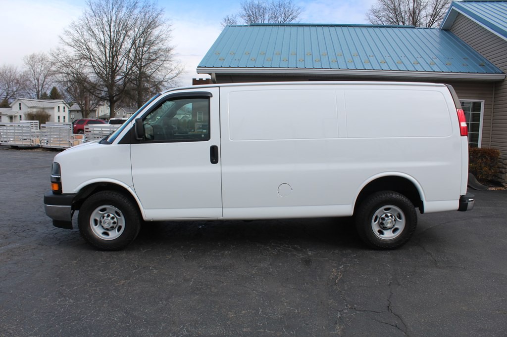 2019 Chevrolet Express Image 2