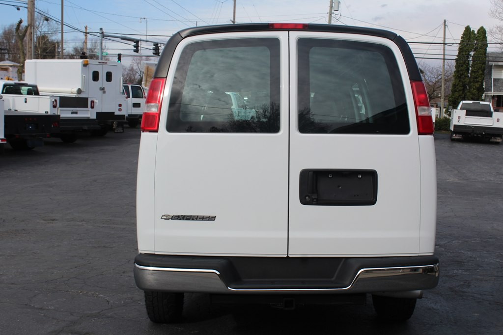 2019 Chevrolet Express Image 5