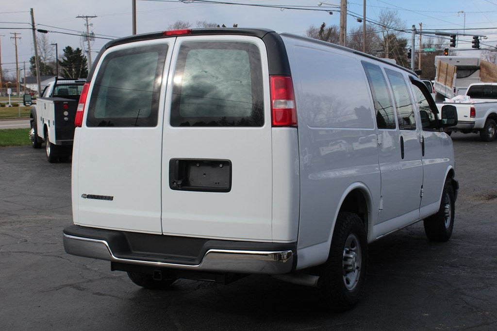 2019 Chevrolet Express Image 6
