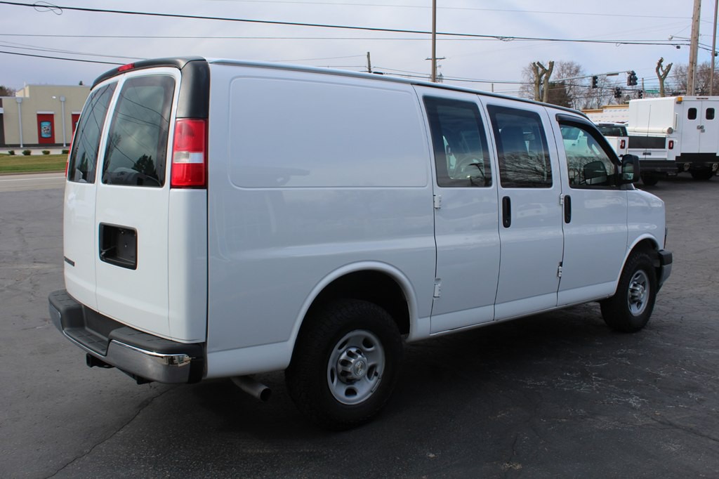 2019 Chevrolet Express Image 7