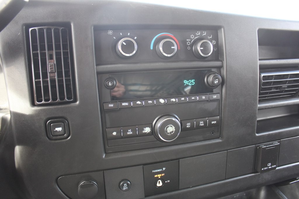 2019 Chevrolet Express Image 16