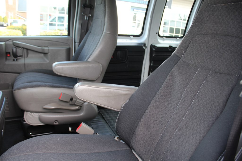 2019 Chevrolet Express Image 19