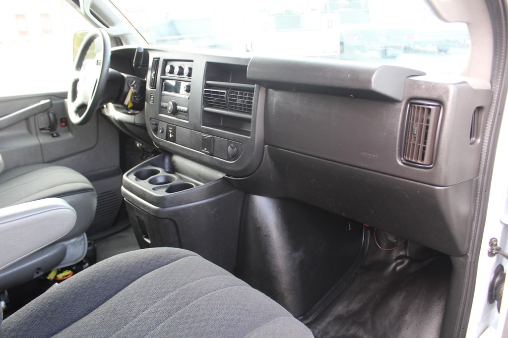 2019 Chevrolet Express Image 21