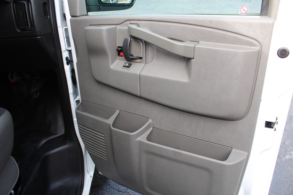 2019 Chevrolet Express Image 24