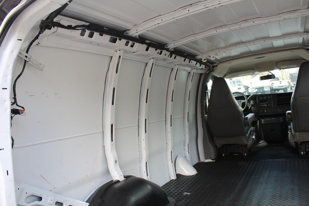 2019 Chevrolet Express Image 27