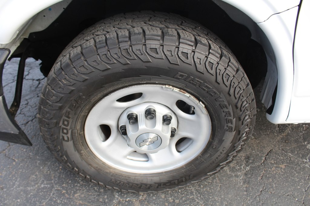 2019 Chevrolet Express Image 29