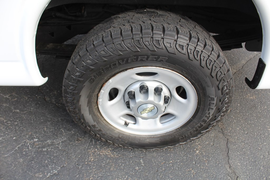 2019 Chevrolet Express Image 30