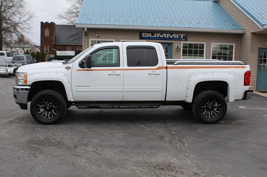 2012 Chevrolet Silverado 2500 Image 2