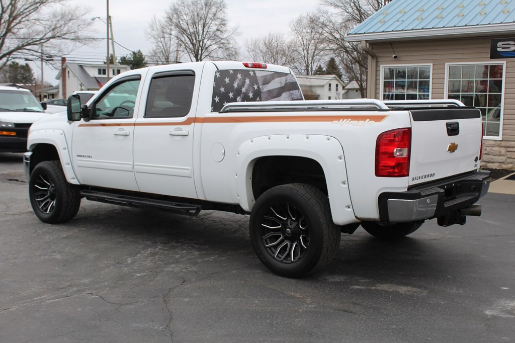 2012 Chevrolet Silverado 2500 Image 3